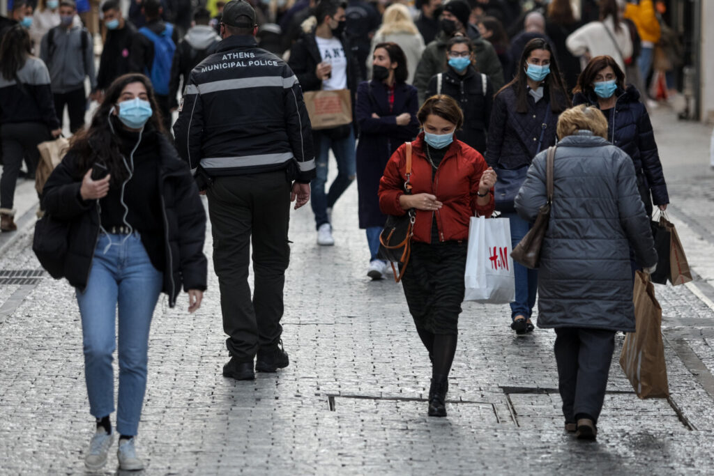 Κορωνοιός: Νέα περιοριστικά μέτρα στην Ευρώπη ενώ καλπάζει η πανδημία