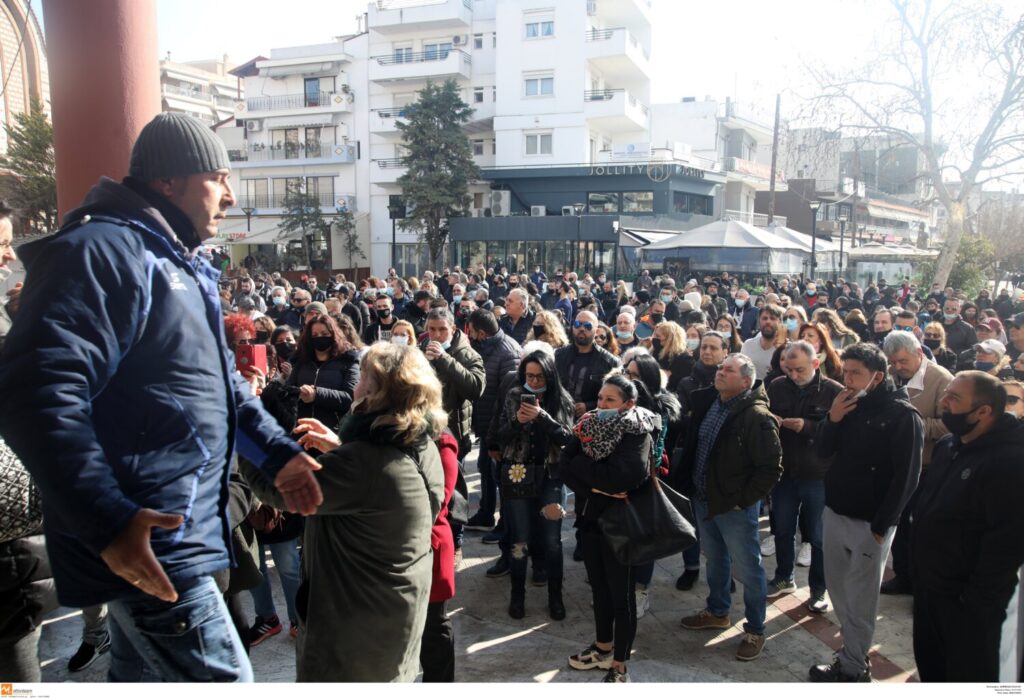 Διαμαρτυρίες στον Εύοσμο για το lockdown – «Εξαντλήθηκε η τοπική κοινωνία» (video)