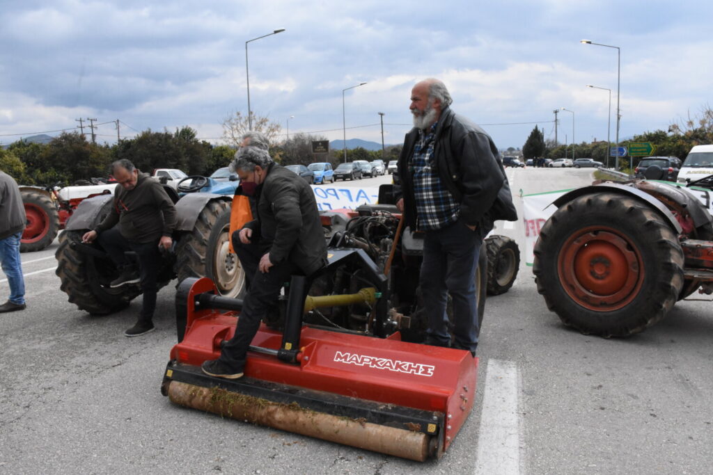 Σε αναμονή για τις συνάντησεις με τον Πρωθυπουργό και τους αρχηγούς των κομμάτων οι αγρότες