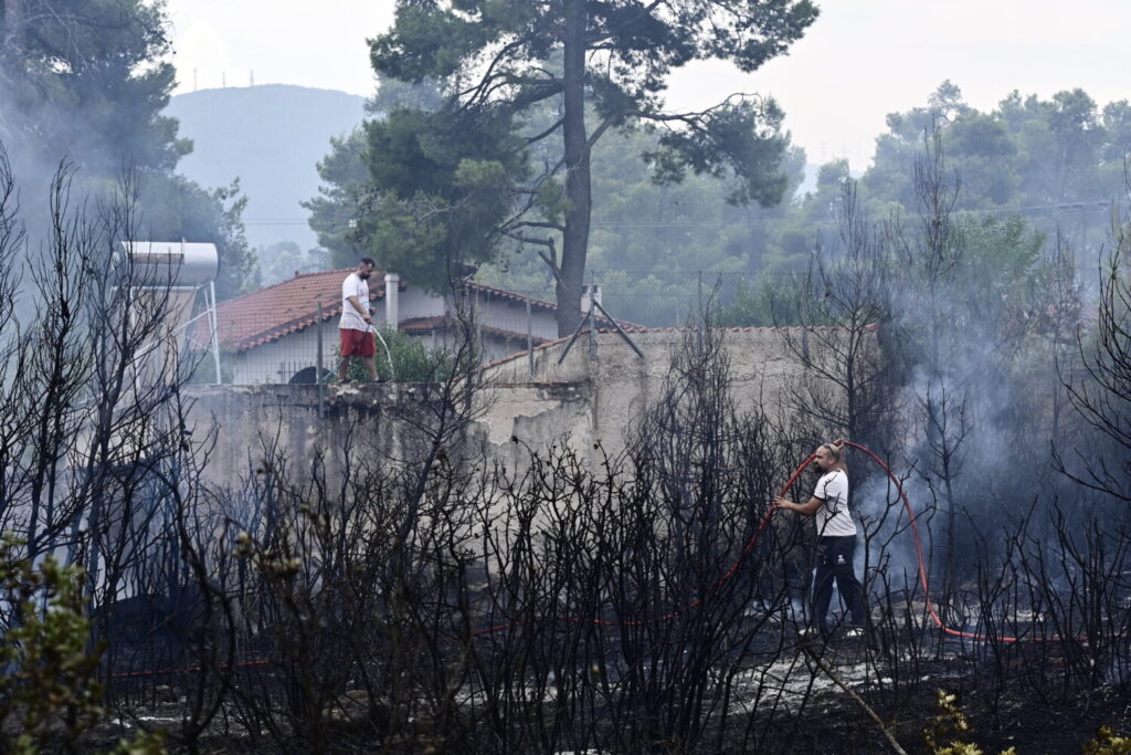 Φωτιά στην Αττική: Στάχτη 100.000 στρέμματα – Το 60% είχε ξανακαεί  το 2009 – Η δεύτερη μεγαλύτερη πυρκαγιά στη 15ετία