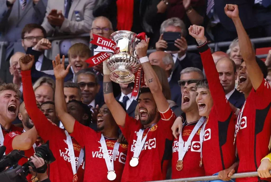 Η Μάντσεστερ Γιουνάιτεντ νίκησε με 2-1 την Μάντσεστερ Σίτι : Κατέκτησε το Κύπελλο Αγγλίας και κέρδισε και «εισιτήριο» για το Europa League