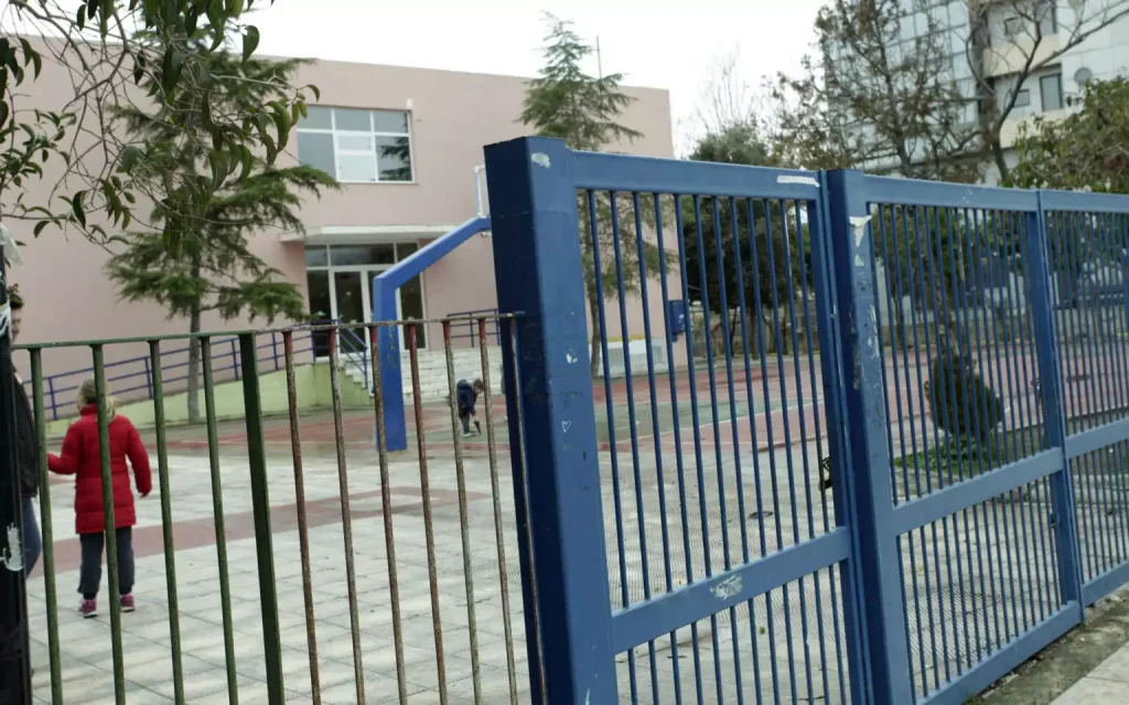 Μπαράζ απειλητικών μηνυμάτων σε 35 σχολεία της Αττικής – Από τη Ρωσία εστάλησαν τα mail – Έρευνες της Αστυνομίας για να βρεθεί ο αποστολέας