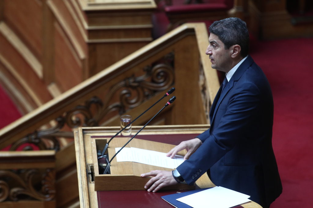 Λευτέρης Αυγενάκης: Μομφή και αποκλεισμό από τις συνεδριάσεις της Βουλής ανακοίνωσε ο Κ.Τασούλας