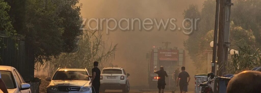 Χανιά: Απανωτά μηνύματα από το 112 για τη φωτιά στον Πλατανιά: Εκκενώνονται σπίτια και ξενοδοχεία – Οι φλόγες απειλούν σπίτια – κάηκαν αυτοκίνητα  (βίντεο)