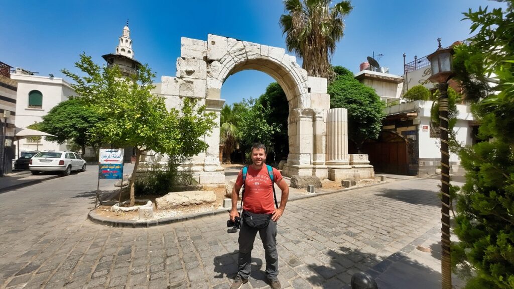 Happy Traveller: Οδοιπορικό στη Συρία – Το Α’ Μέρος, την Κυριακή 20 Οκτωβρίου στις 17.40, στον ΣΚΑΪ