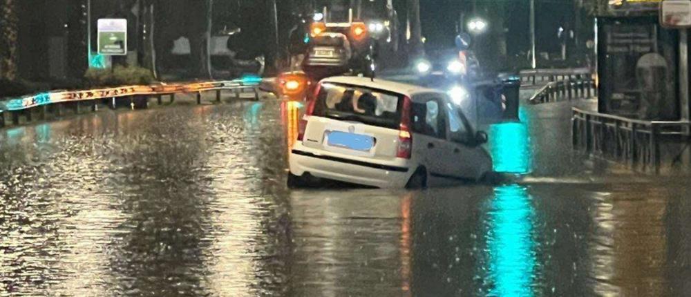 Κακοκαιρία – Λεωφόρος Ποσειδώνος: Πλημμύρισε ο αγωγός αποχέτευσης και ξεβράστηκαν λύματα, λέει ο δήμαρχος – Δεν φταίμε εμείς για την πλημμύρα απαντά η ΕΥΔΑΠ (βίντεο)