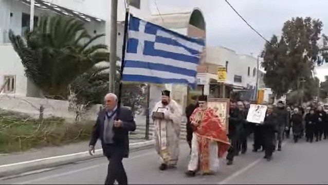 Λιτανεία στη Σαντορίνη για τους σεισμούς – Στους δρόμους με εικόνες και ιερά κειμήλια  οι κάτοικοι του νησιού – Βίντεο